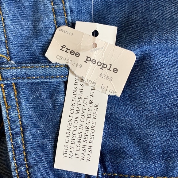 Free People High Waist Flared Jeans with Raw Hem in Stone Wash NWT Sz 26 - Picture 7 of 8